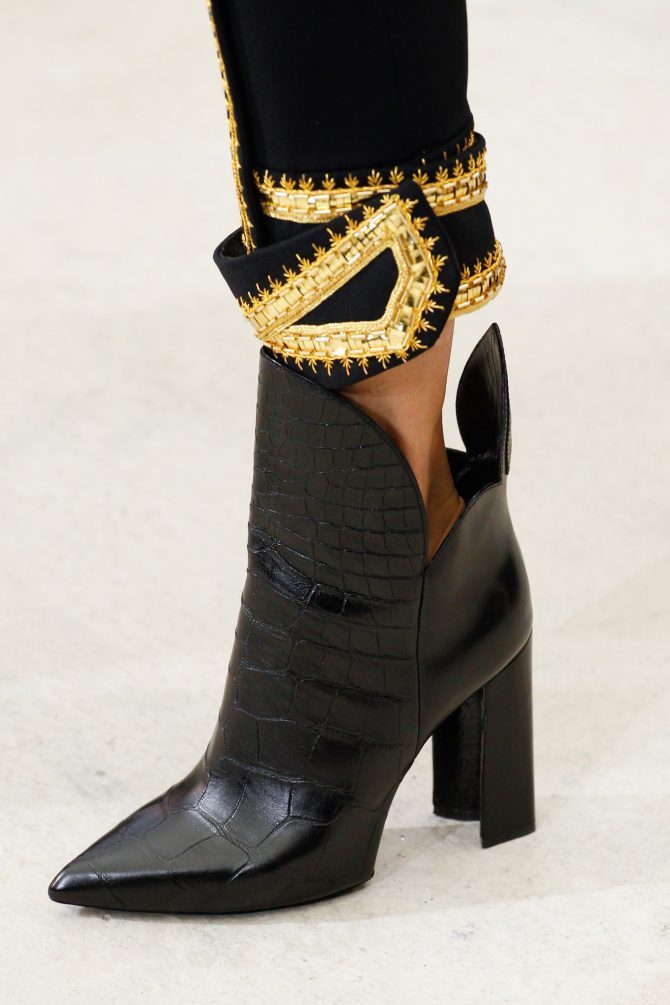 Яркие сапоги сезона весна-осень 2022