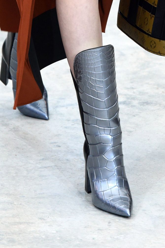 Яркие сапоги сезона весна-осень 2022