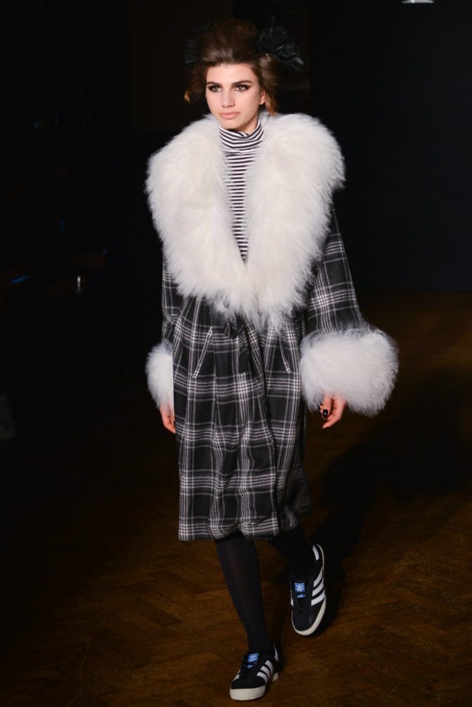 Модное пальто в клетку 2022-2021