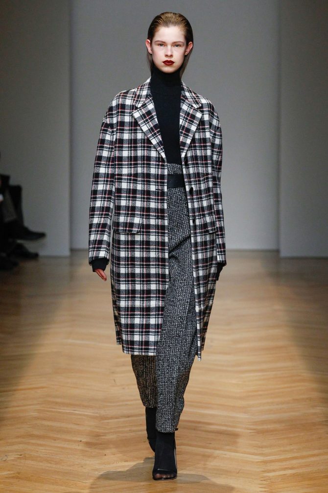 Модное пальто в клетку 2022-2021