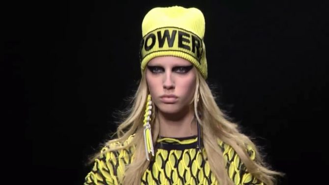 Модные модели женских вязаных шапок зима - 2022-2021