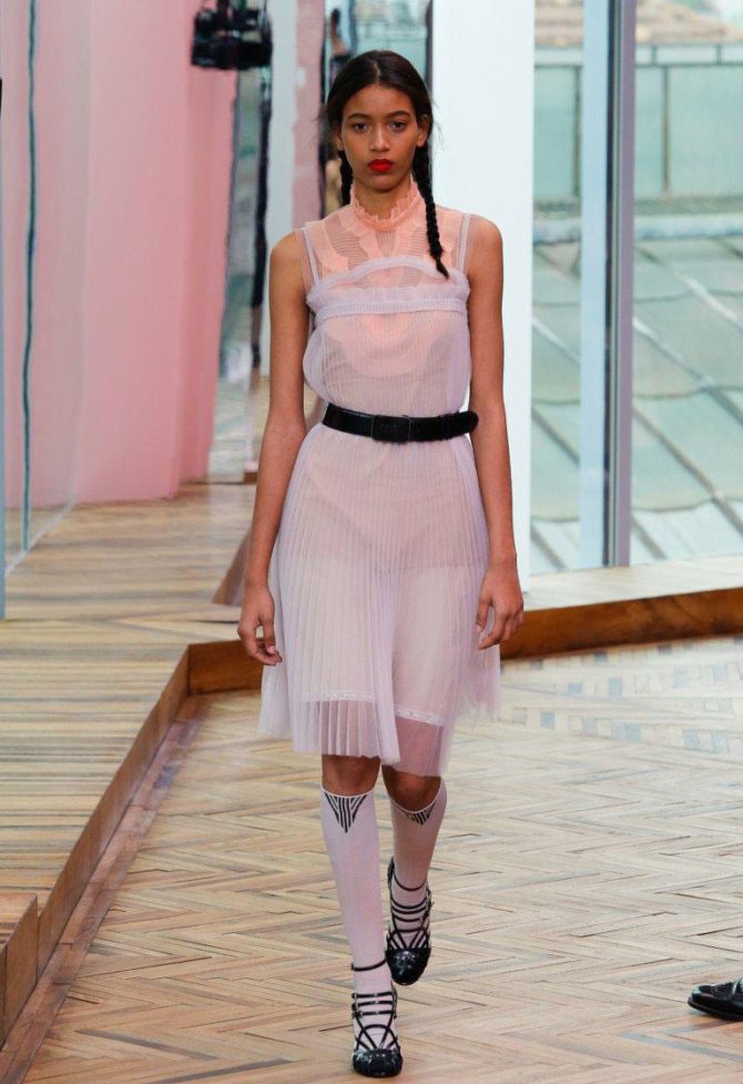 Самые модные платья на весну-лето 2022-2021 года: вечерние и на каждый день