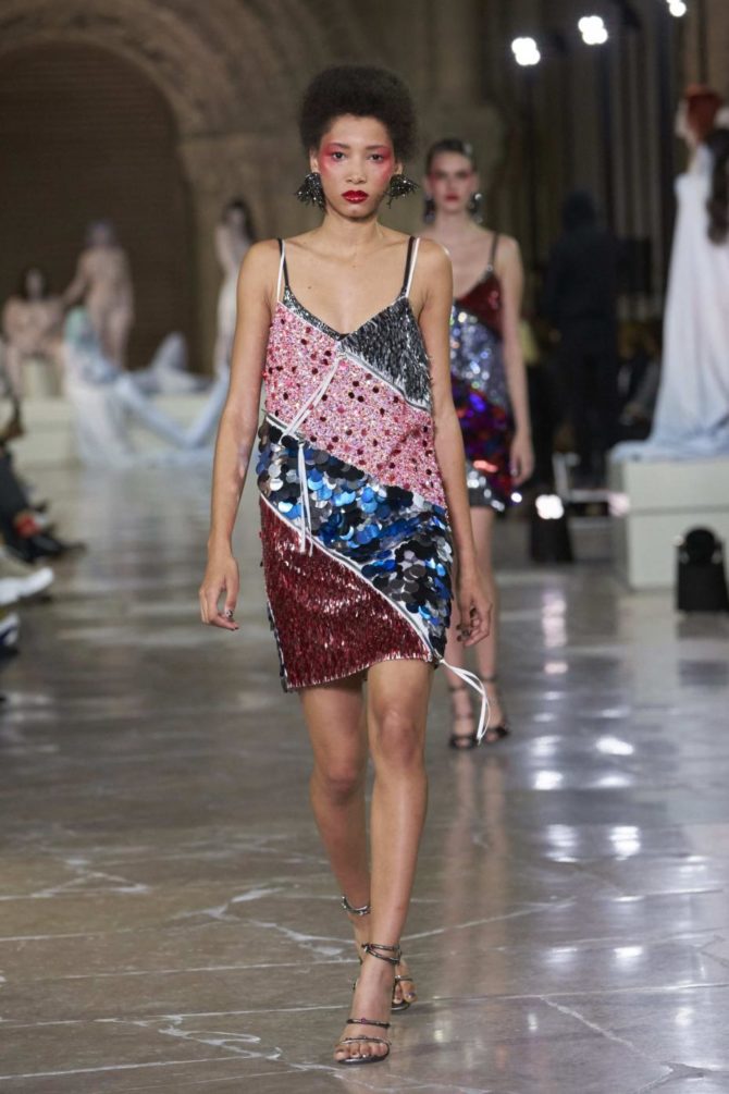 Самые модные платья на весну-лето 2022-2021 года: вечерние и на каждый день