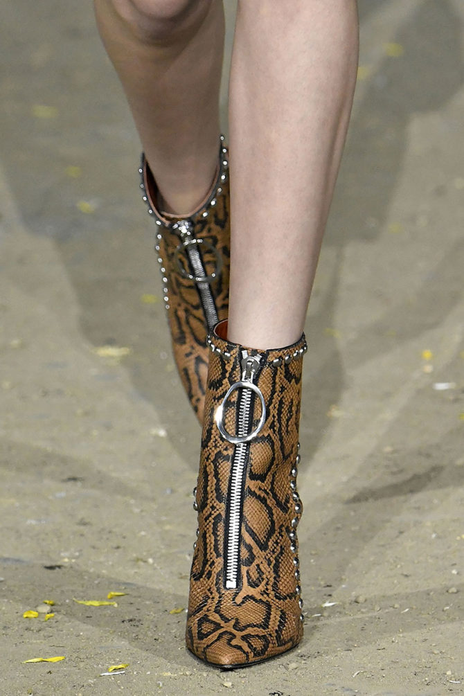 Обувь на лето 2022-2021: что носить и с чем