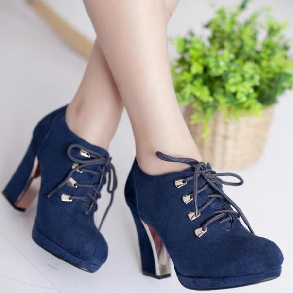 botil-na-tolstom-kabluke8