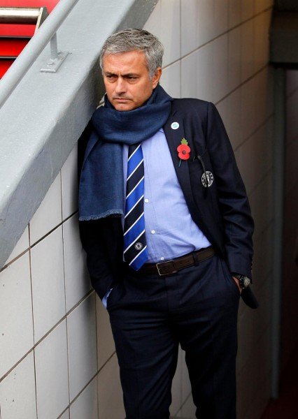Жозе Моуринью в шарфе