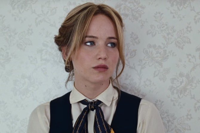 Дженнифер Лоуренс в униформе Eastern Airlines