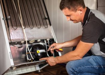 Поломки холодильников: причины и способы устранения