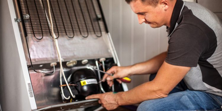 Поломки холодильников: причины и способы устранения