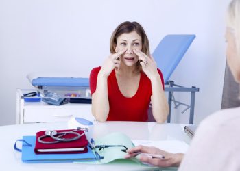 Как лечат носовое кровотечение?