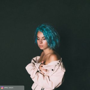 Выбираем краску для волос: особенности и достоинства Manic Panic