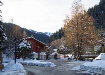 Отдых зимой в горах Алматы: преимущества, как обустроиться