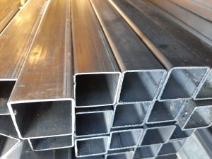 Профильная труб 100х100: описание, характеристики и применение