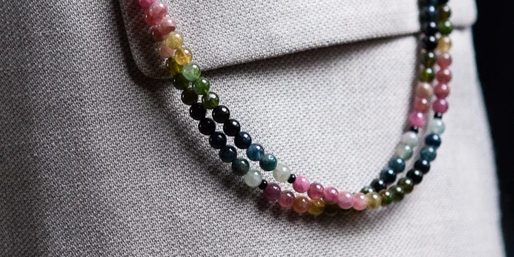 Украшения из натуральных самоцветов: рекомендации по выбору и уходу