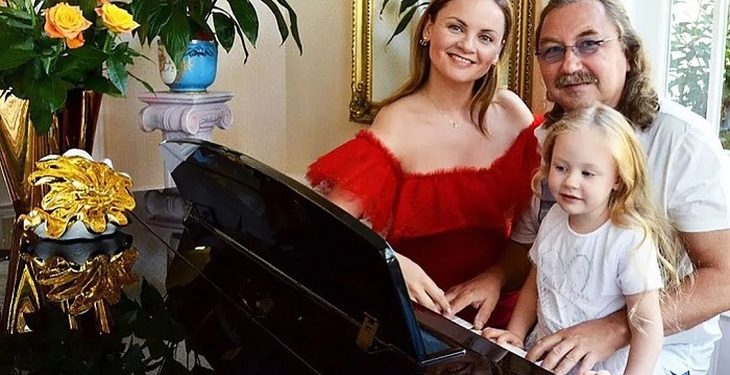 Николаев отказался отдавать дочь в элитную школу