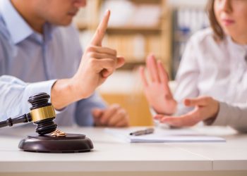 Бракоразводный юрист: развод супругов в Питере