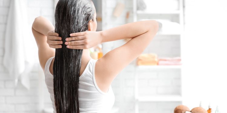 Правила ухода за волосами: выбираем профессиональную косметику