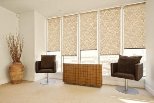 Рулонные шторы: характеристики и достоинства