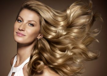 Профессиональная косметика для волос: в чем ее преимущества?