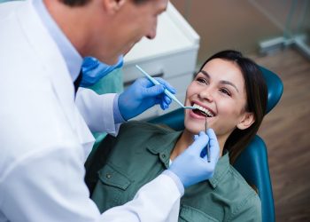 Как часто стоит посещать стоматолога?