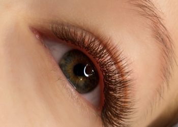 Коричневые ресницы: кому они подойдут и какие преимущества они имеют