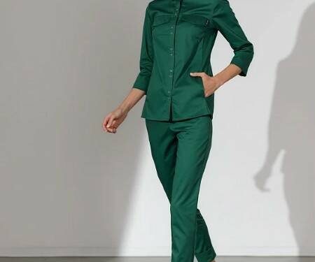 Комфортные и стильные: выбирайте женские брюки для медсестер