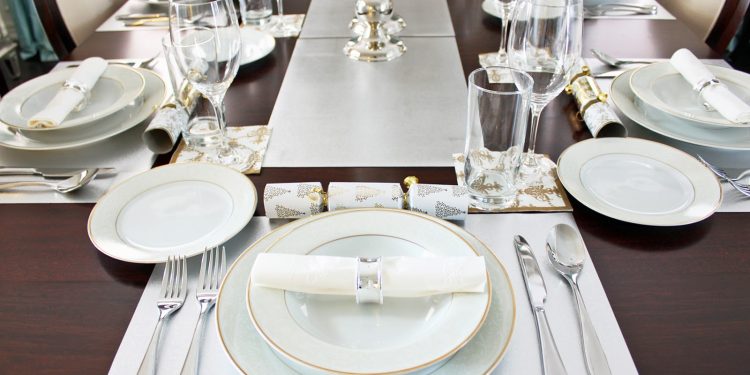 Сервировка стола. Какие предметы сервировки существуют? И как их выбрать?