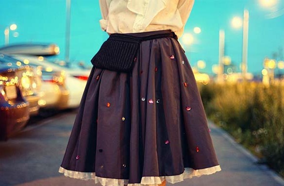 Модные фасоны и сочетания чёрных юбок: что нужно знать