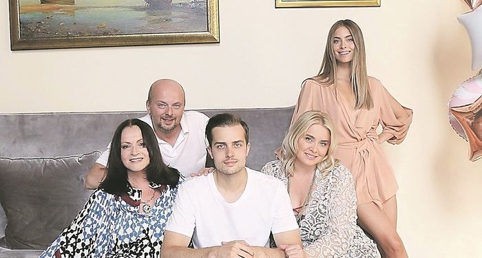 Свои среди чужих: внуки Пугачевой и Ротару в Америке живут под другими именами