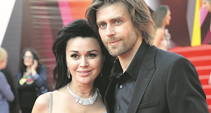 Дети Прекрасной няни. Они стали враждовать с мужем больной мамы?