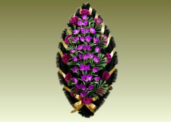 Разнообразие, особенности и выбор ритуальных венков из искусственных цветов