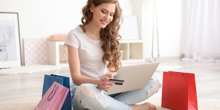 Как сэкономить на покупке одежды и обуви? Как получать информацию о всех акциях и распродажах?