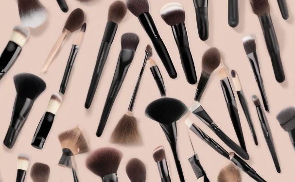 Профессиональные кисти для макияжа: особенности и сферы использования