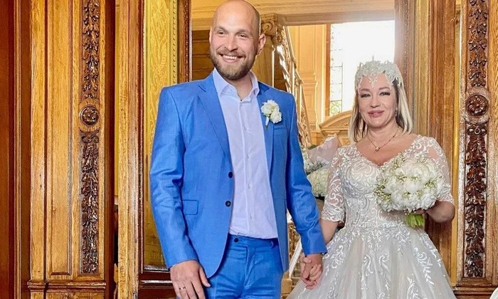 Буланова ищет суррогатную маму