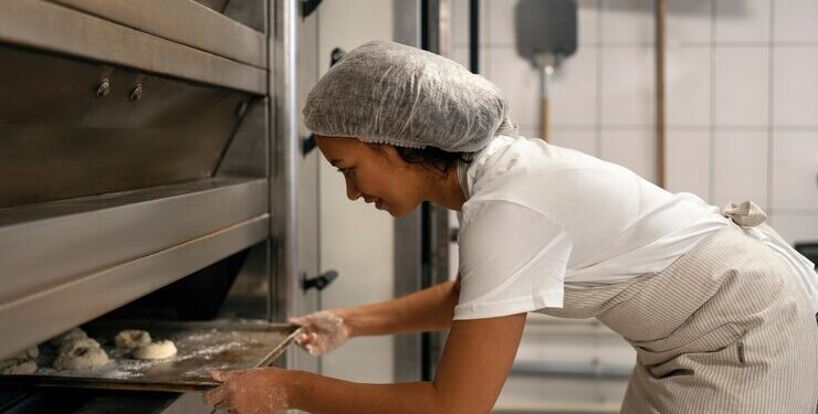 Как оборудовать пекарню: виды оборудования и критерии выбора