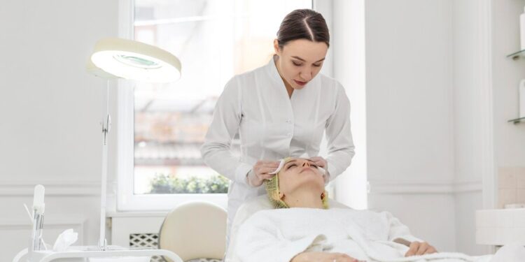 Профессиональное косметологическое оборудование: ключ к успеху в индустрии красоты