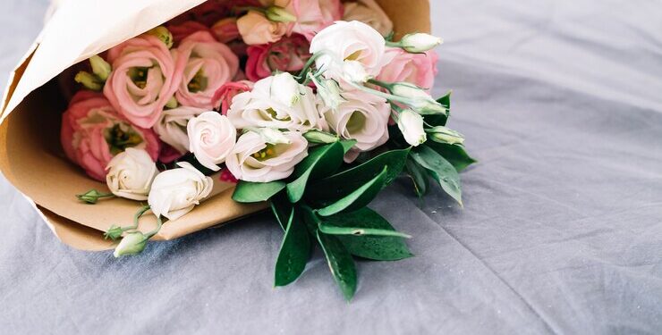 Какой букет подарить маме: идеи и преимущества доставки