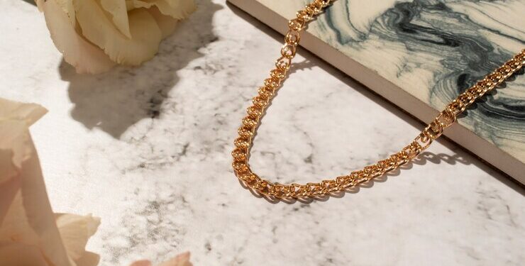 Как выбрать колье из золота: советы и рекомендации