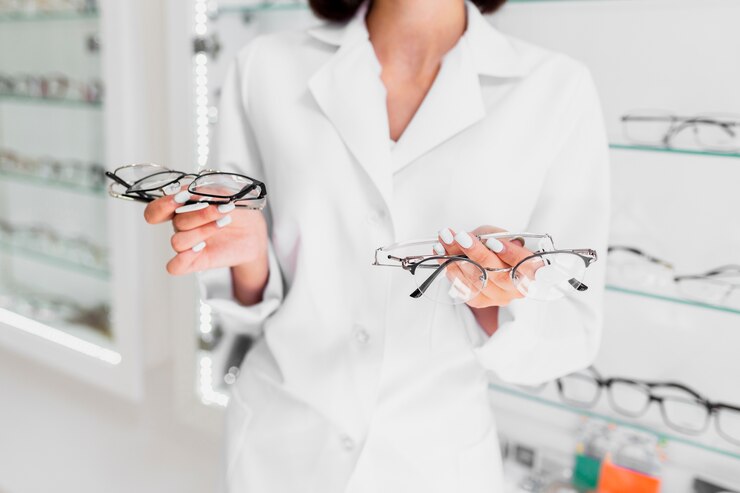 Очки и оптика оптом из Китая: преимущества, выбор поставщиков и особенности сотрудничества