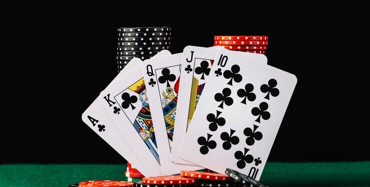Комбинации карт и организация турниров: секреты успеха в играх и сессиях