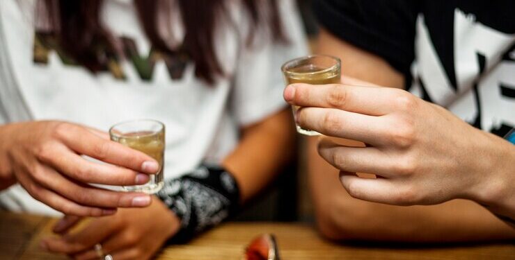 Алкоголизм: преимущества стационарного и домашнего лечения