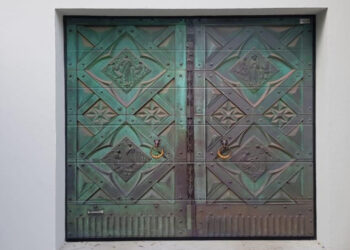 Тенденции дизайна секционных ворот в 2025 году