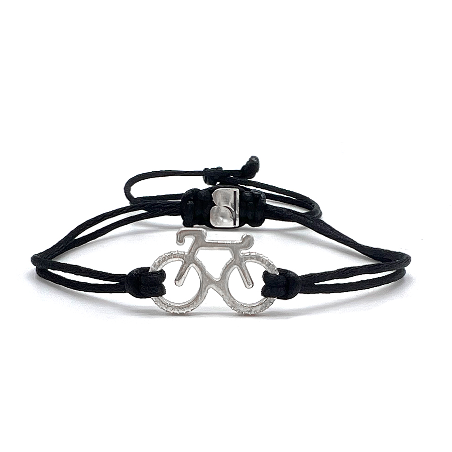 Женские браслеты на нити: стиль, выразительность и символика