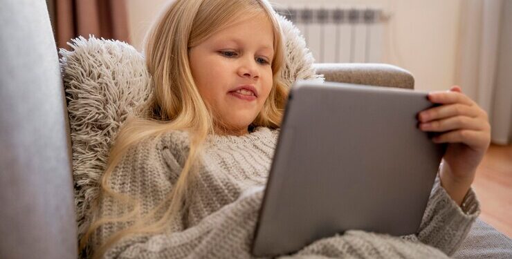 Чтение детских книг онлайн: достоинства и преимущества
