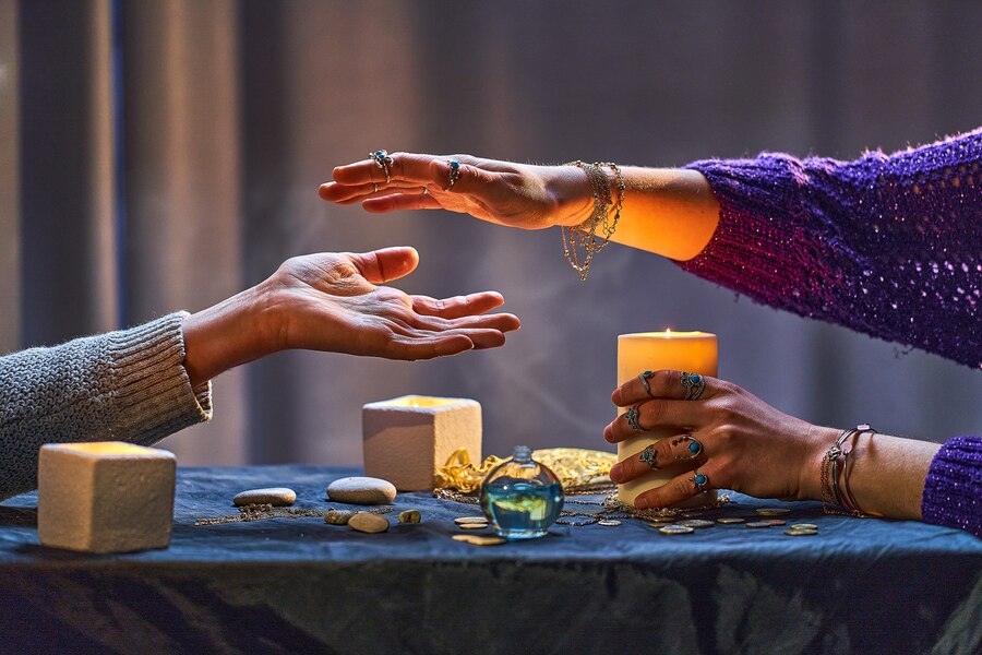 Онлайн-гадание на Таро: как выбрать специалиста для долгосрочного сотрудничества