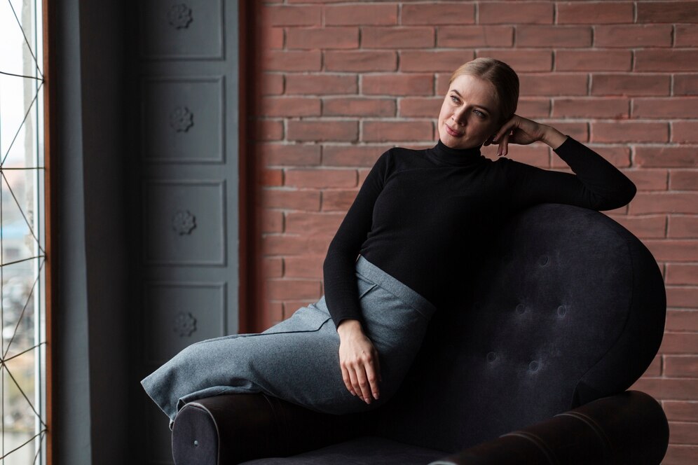 Черные кресла в интерьере: стиль, элегантность и универсальность