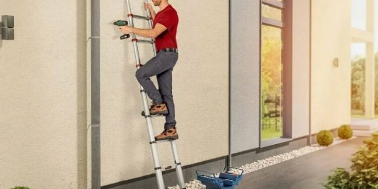 Как выбрать лестницу-стремянку: путь к безопасности и удобству