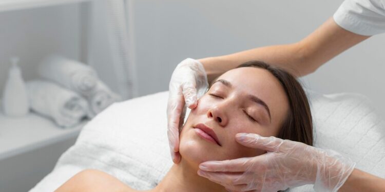 Популярные процедуры эстетической и реконструктивной косметологии