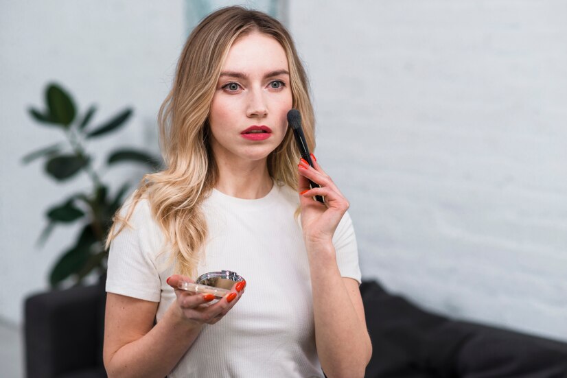 Какие средства должны быть у каждой девушки? Как их выбрать