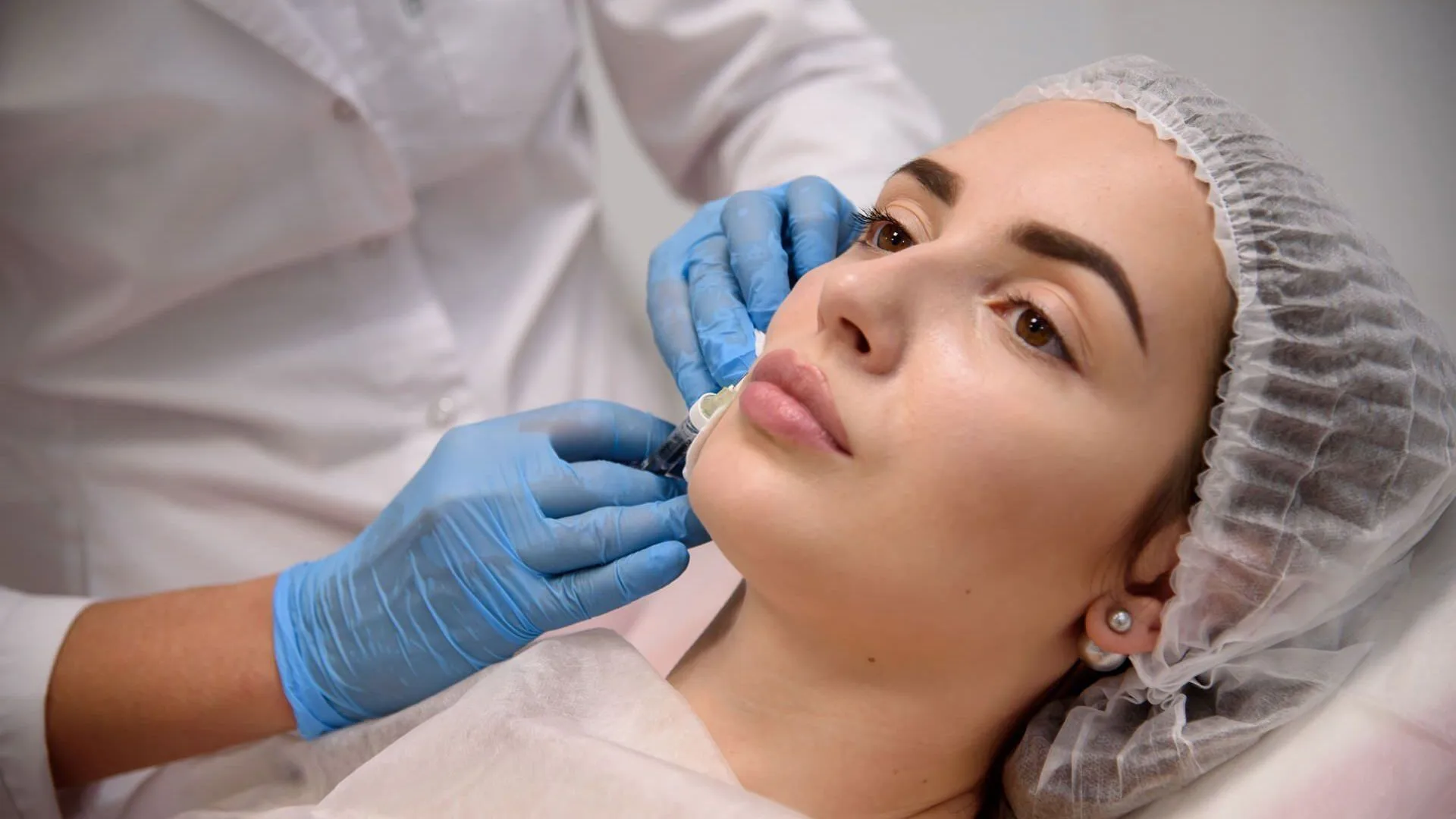 Контурная пластика лица: современные методы и особенности процедуры